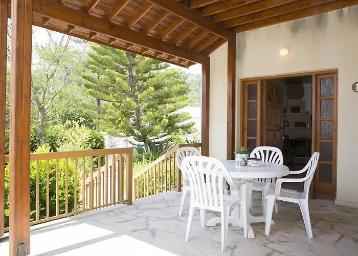 Chrysanthema Semesterbostad Miliou