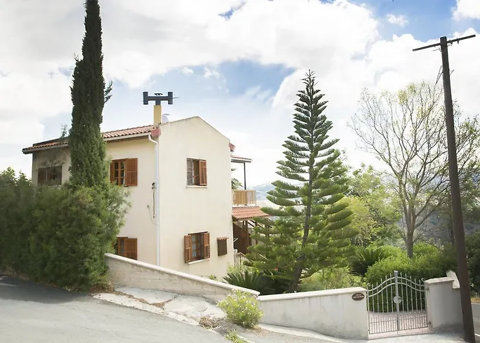 Chrysanthema Semesterbostad Miliou